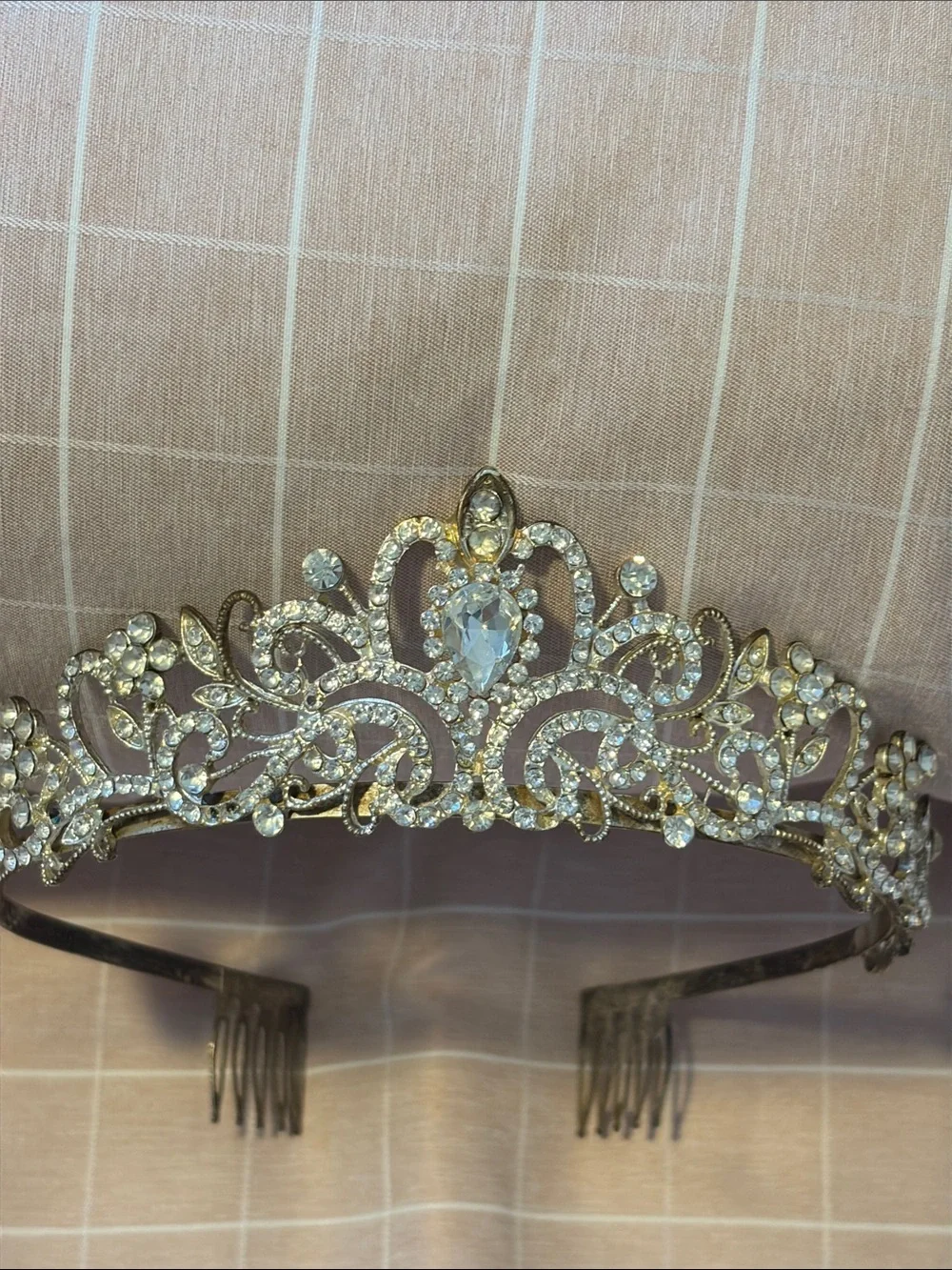 N/A elegant gold